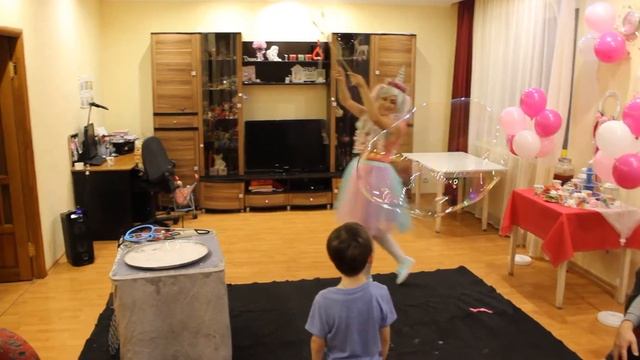 День рождения Даши / 4 года / шоу мыльных пузырей смотреть онлайн
