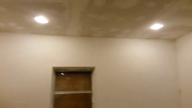 Дом во Флориде. Замазка швов между потолком и стенами ч.4 смотреть онлайн