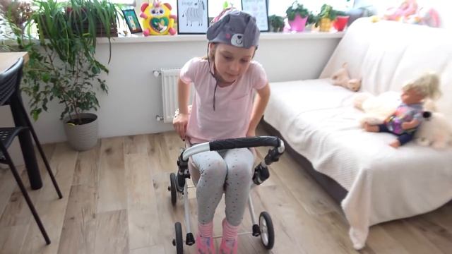 Ева учит БЕБИ БОН куклу КАК быть МАЛЫШОМ (новое видео) смотреть онлайн