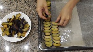 Рулет со сливами