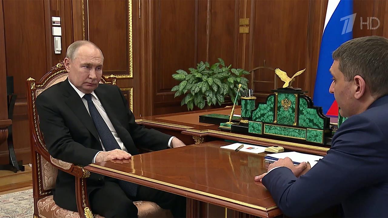 Владимир Путин провел встречу с главой компании "Россети"