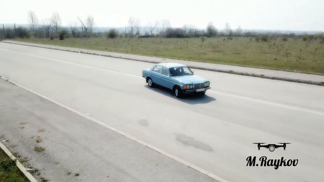 Мерцедес Бенц 1982 година