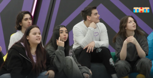 Ваня Дмитриенко поиграл с участниками проекта