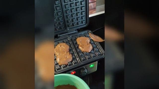 Вкуснющие шоколадные вафли в новой вафельнице