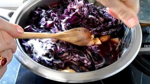 Красная капуста, тушеная по- немецки