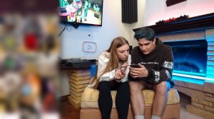 ЧТО В ТЕЛЕФОНЕ У ЯНЫ ! **СЛУЧАЙНО СПАЛИЛ ФОТО**