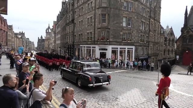 Doon The Royal Mile смотреть онлайн