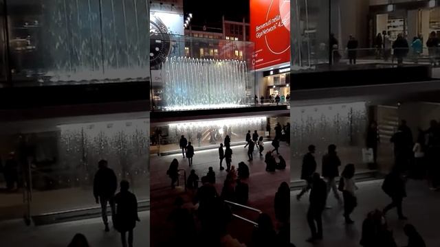 Waterfall of light - Apple store Milano