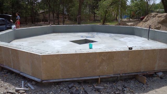 В Буденновске продолжается благоустройство сквера, расположенного в районе автовокзала. смотреть онлайн