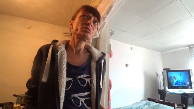 ЛЮДМИЛА ВСЕ ТРУДИТЬСЯ . СИЛЬНЕЙШАЯ СЫРОСТЬ В ТРЕШ ХАТЕ СЕРГЕЯ . ОН ТАМ НЕ ВЫЖИВЕТ смотреть онлайн