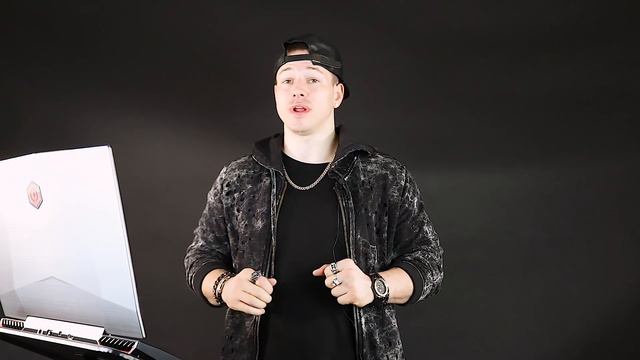 5 Accessories You NEED In Your Home Studio смотреть онлайн