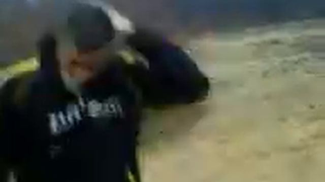 Разбитие бутылки.3GP смотреть онлайн