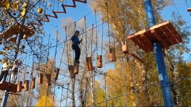 прошожу 6 этап на скалодроме в парке Высоткий город Абакан смотреть онлайн