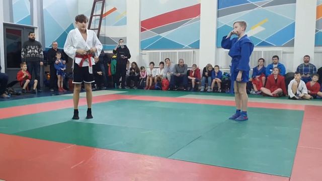 Схватка №8 VIII ежегодного Новогоднего турнира "White Year" по Самбо 25.12.2021 смотреть онлайн