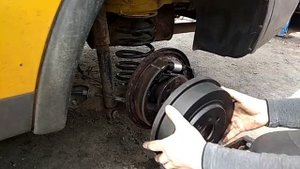 Opel Combo! Замена задних тормозных колодок и передних сайлентблоков.