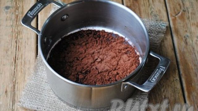 Шоколадная глазурь из какао и молока