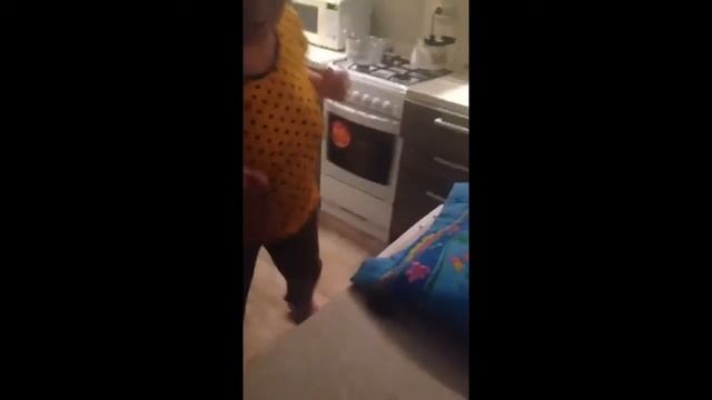 Как напугать маму мышью)))) смотреть онлайн