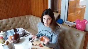Как проверить янтарь в соленой воде и раскаленной иглой в домашних условиях