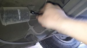 Замена топливного фильтра на Volkswagen Golf 3