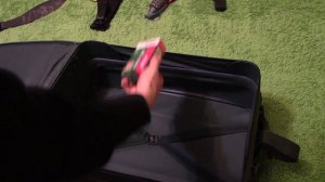 Как открыть чемодан за 3 секунды? Легко, смотрите видео.