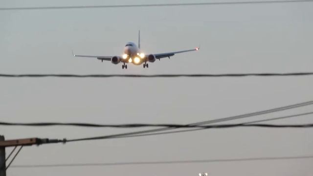 Boeing 737 on final approach at CYUL Montreal - Canon SX50 HS (Part 2) смотреть онлайн