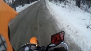 Зима ,резина не шипованая мне норм ( Stels 250 Enduro )