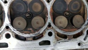 Шкода Фабия 1.4   гнёт клапана или нет