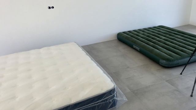 ПОЧЕМУ ОТВАЛИЛАСЬ ПЛИТКА на 2 день, отрываю, ну хоть холодильник и матрас привезли смотреть онлайн