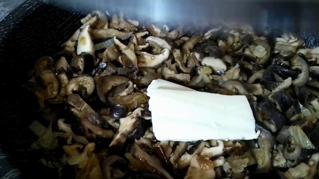 салат - закуска из сухих баклажанов и грибов. простая кухня