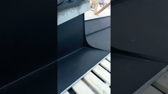 ?⚒️Герметичная труба, как жестяное ведро?? #монтажкровли #крыша #стройка #строительстводома смотреть онлайн