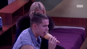 Дом-2: Девчонки учат Лёшу искусству любви