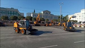 Танцующие экскаваторы-шоу в Екатеринбурге