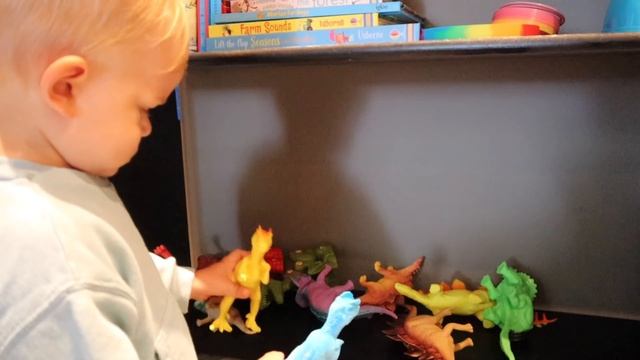 РАЗВИВАШКИ, КОТОРЫЕ ДЕЙСТВИТЕЛЬНО ЗАХОДЯТ ДВУХЛЕТНЕМУ РЕБЕНКУ | НА ЭТО СТОИТ ТРАТИТЬ ДЕНЬГИ!!! смотреть онлайн