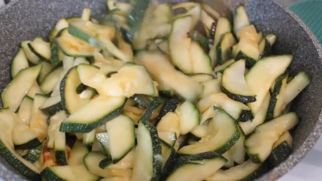 РЕЦЕПТ БОМБА!!! Готовлю каждый день! Соте из Кабачков! Просто и вкусно!!!