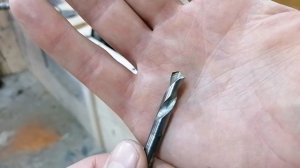 Как заточить сломанное сверло по металлу