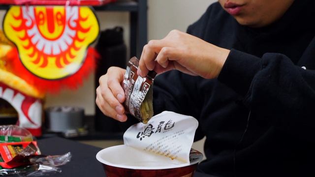 MICHELIN STAR INSTANT RAMEN! IS IT WORTH IT? | SNACK THERAPY смотреть онлайн