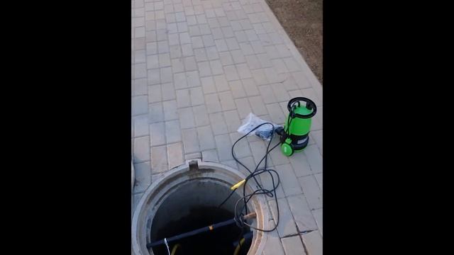 Септик своими руками. ч.4. Фекальный насос ч 4. Подключение насоса, проверка аэратора. смотреть онлайн