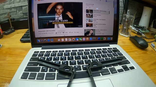 Macbook Pro A1425 ลำโพงเสียงแตกเปลี่ยนลำโพงใหม่ พร้อมลงโปรแกรมพื้นฐานครบ смотреть онлайн