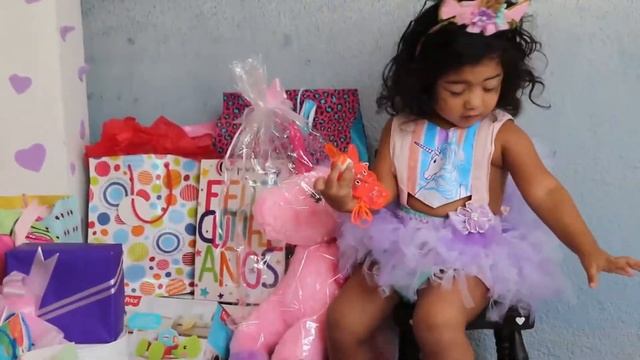 Regalos para una niña de dos años| Tesalia смотреть онлайн