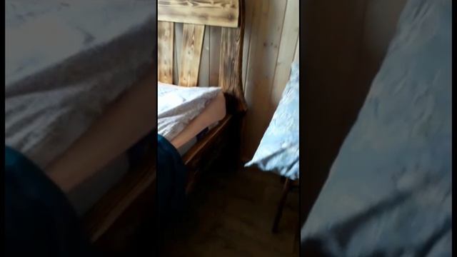 Кровать из дерева