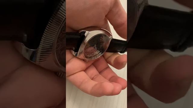 Часы в стальном корпусеЧасы в стальном корпусе смотреть онлайн