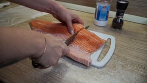 Как Солить Красную Рыбу ,Быстро и Вкусно / Как Вкусно Засолить Красную Рыбу дома /Солим Форель