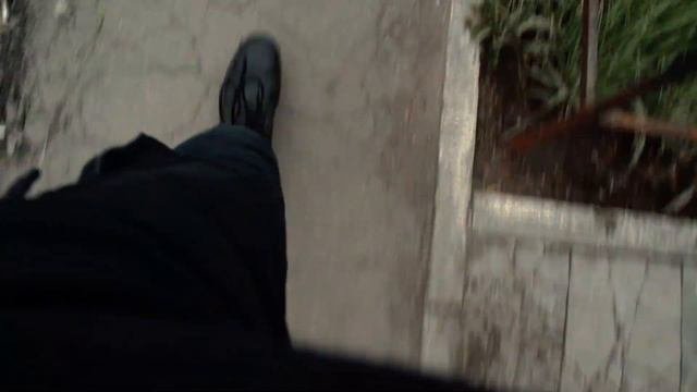 счастливые люди радуются на протяжении одной минуты