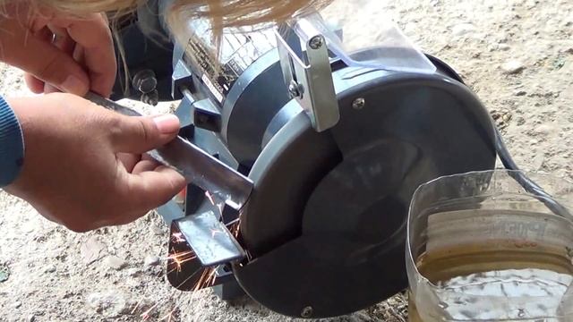Стамеска (резец) для резьбы по дереву из рессоры своими руками.