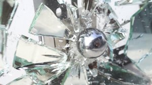 Разбиваю стекла и зеркала магнитами