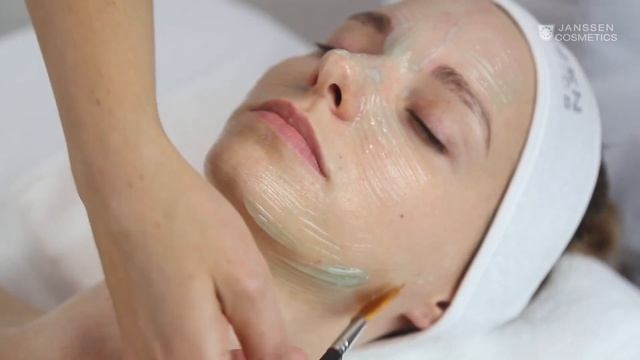 Универсальный anti-age уход для обезвоженной кожи любого типа