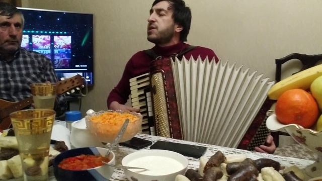 Аварские песни на аккордеоне. Поёт Магомед Шамсудинов смотреть онлайн