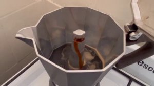ГОТОВИМ КОФЕ В ГЕЙЗЕРНОЙ КОФЕВАРКЕ
