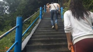 Храм пещеры тигра в Краби, Таиланд - Адский подъем по ступенькам к храму!