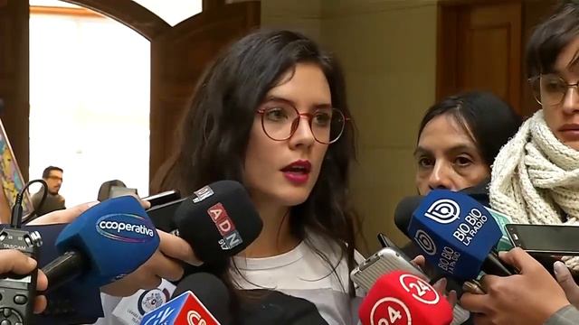 Camila Vallejo: Empujaremos el proyecto de 40 horas hasta las últimas consecuencias смотреть онлайн